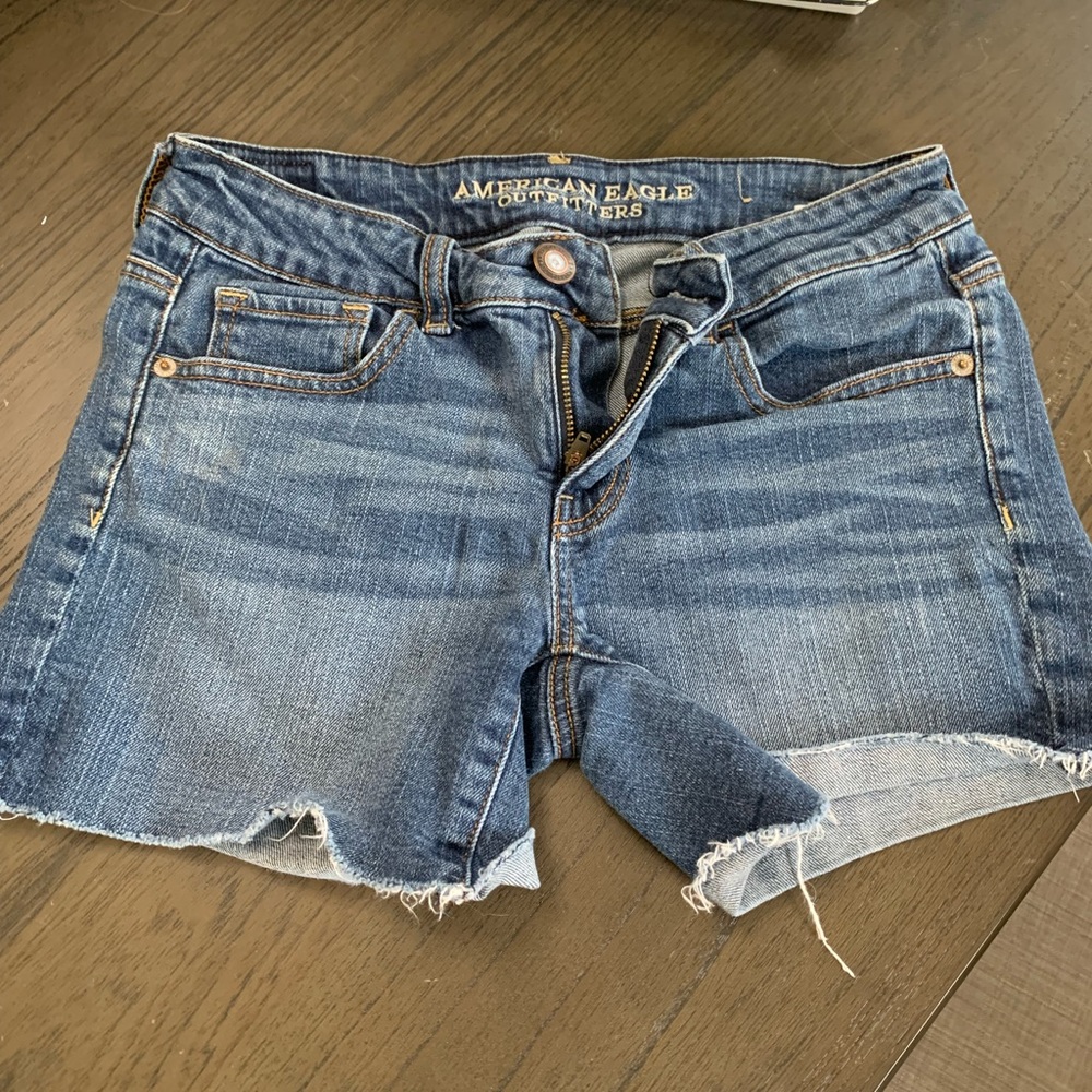 American Eagle jean shorts size 4 GREAT CONDITION